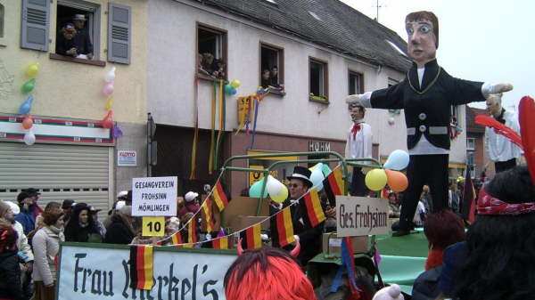 Faschingszug und Wagenbau 2006